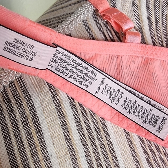 Victoria's Secret Dream Angels Push-Up Without Padding Underwire Bra - Picture 10 of 11